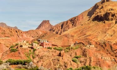 7 Days Private Desert and Hiking Tour from Fes to Marrakech